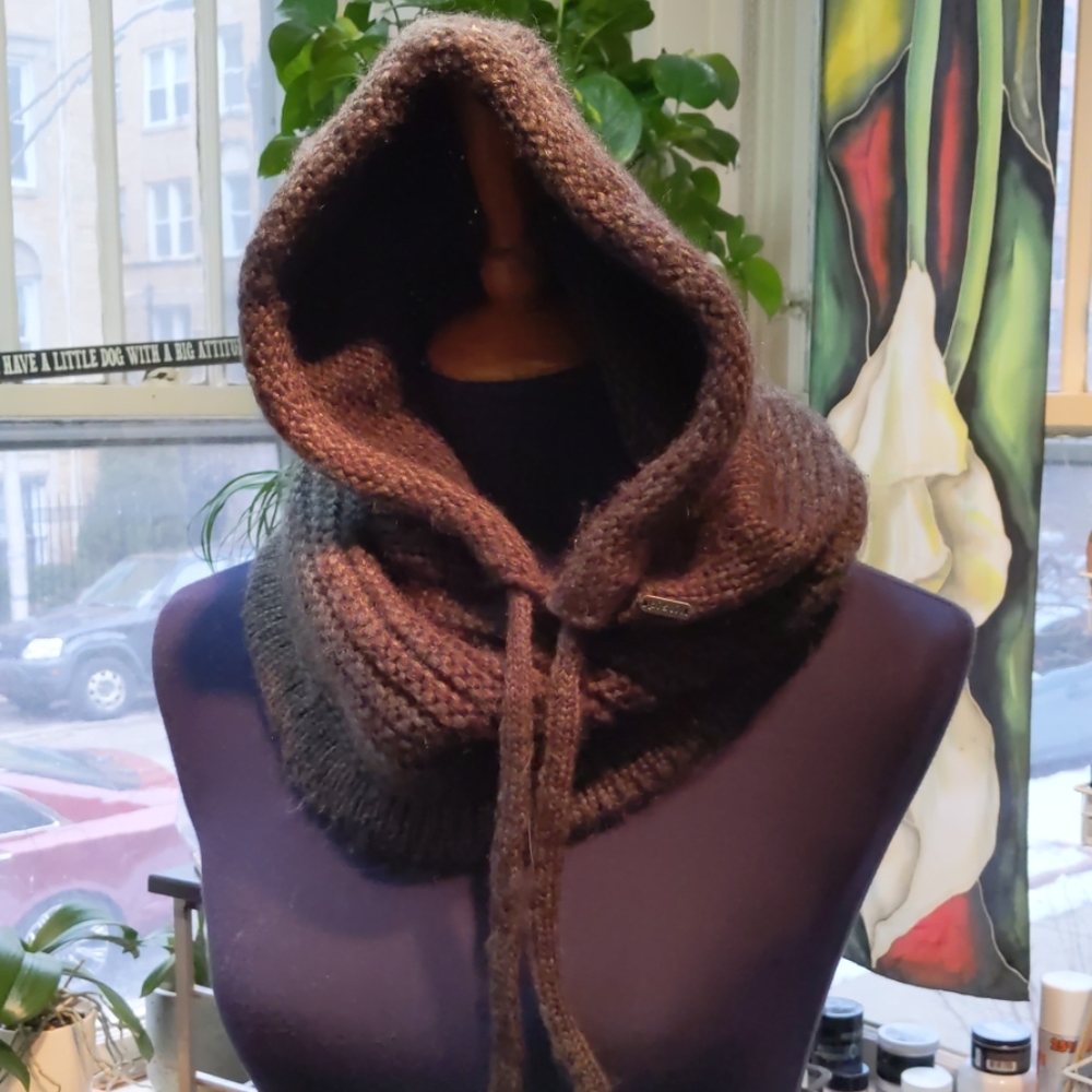 Hooded neck warmer